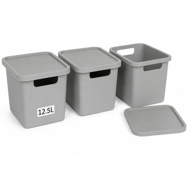 Set mit drei Aufbewahrungsboxen aus Kunststoff mit Deckel, 12,5 Liter Fassungsvermögen, mit Grifföffnungen zur einfachen Handhabung.