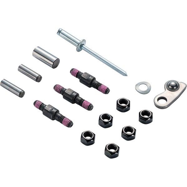 Hardware-Set bestehend aus Blindniete, Bolzen mit Gewindesicherung, Muttern, Zylinderstiften, Unterlegscheibe und Montageelement.