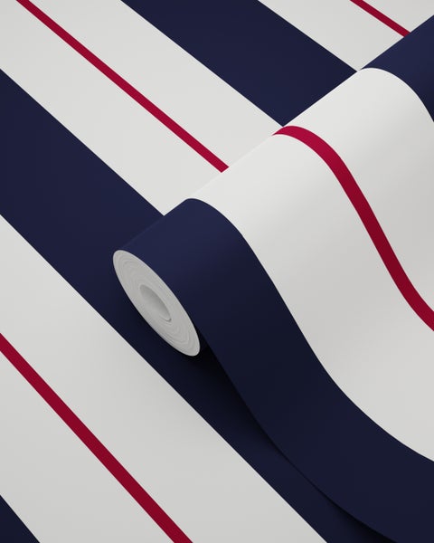 Tapetenrolle mit Streifenmuster