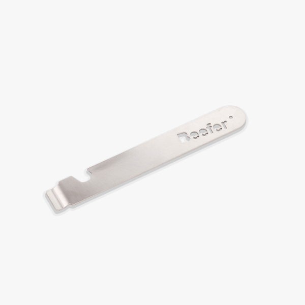 Silberner Rostheber aus Edelstahl mit Beefer Logo.