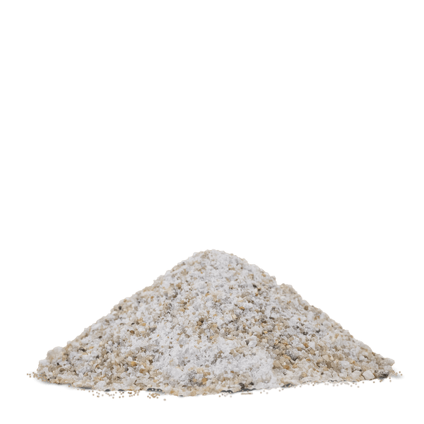 Grobkörniger Sand oder feiner Kies für Bauvorhaben und Gartenprojekte.