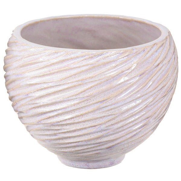 Runder Übertopf aus Keramik in Hellviolett mit strukturierter, wellenförmiger Oberfläche.