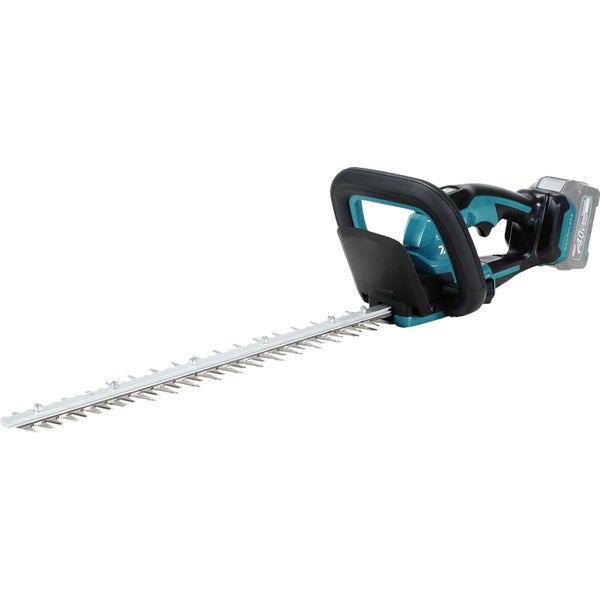 Makita Akku-Heckenschere 40V maximal mit langem Messer, vorderem Bügelgriff und hinterem Handgriff.