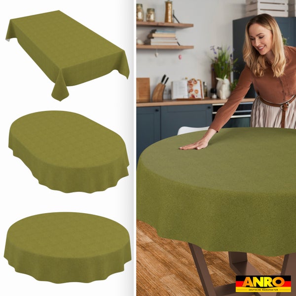 Tischdecken in rechteckiger, ovaler und runder Form. Eine Frau breitet eine Decke auf einem Tisch in einer hellen Küche aus. ANRO Logo.