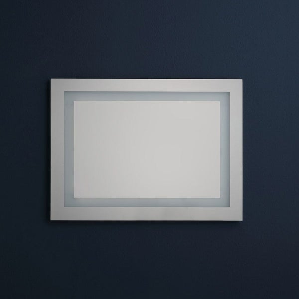 Rechteckige LED-Deckenleuchte mit Metallrahmen und matter Abdeckung.