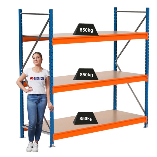 Hochregal mit drei Ebenen und einer Traglast von 850 Kilogramm pro Ebene