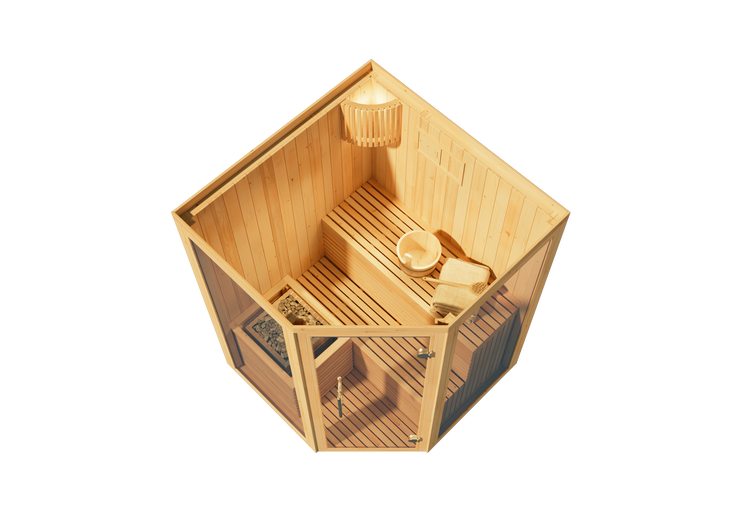 Draufsicht auf eine Ecksauna aus hellem Holz mit Glasfront, mehrstufigen Holzbänken, Saunaofen und Zubehör wie Holzeimer und Kelle.