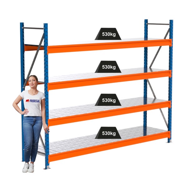 Regal mit vier Ebenen und einer maximalen Belastbarkeit von 530 Kilogramm pro Ebene.