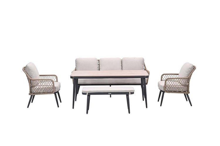 Gartenmöbel-Set bestehend aus Sofa, zwei Sesseln, Tisch in Holzoptik und Bank, mit Seilgeflecht und Polstern.
