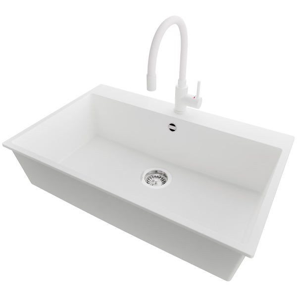 Spüle mit Wasserhahn