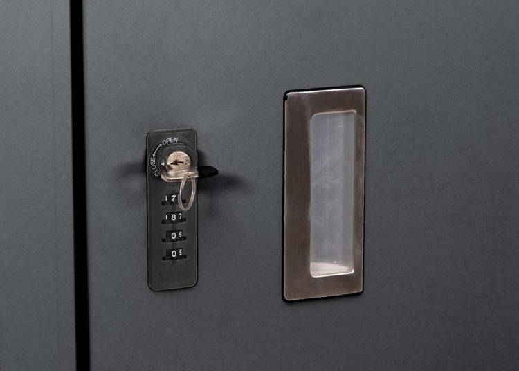 Schließfach mit Drehzahlenschloss und Griff