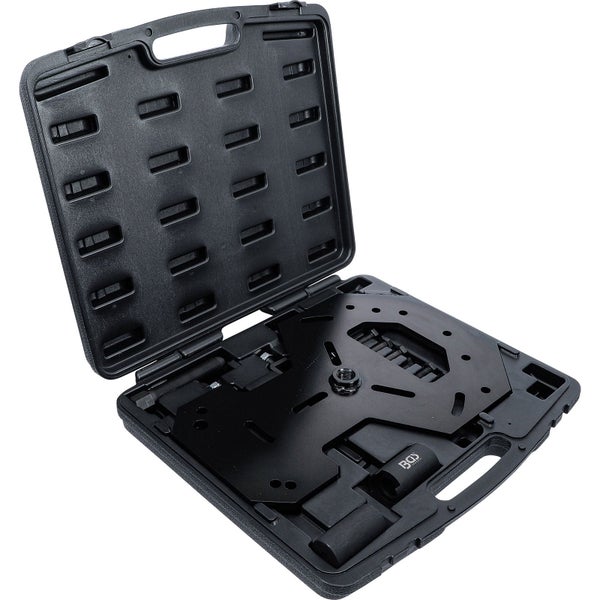 Werkzeugsatz im geöffneten Koffer