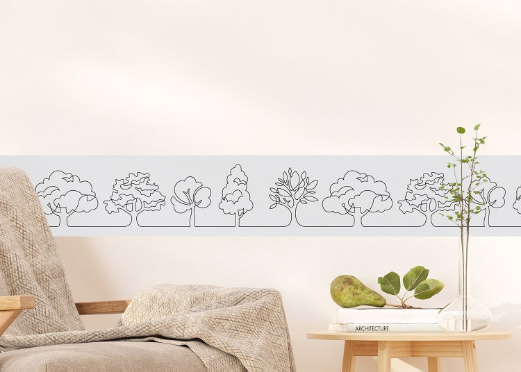 Tapetenbordüre mit Baum-Linienzeichnung, Maße 13,8 Zentimeter mal 500 Zentimeter.