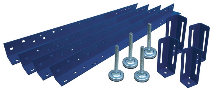 Set aus blauen Metallprofilen, Winkelhaltern und vier verstellbaren Stellfüssen für Montagesysteme.