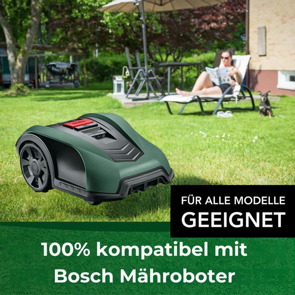 Bosch Mähroboter auf Rasen im Garten