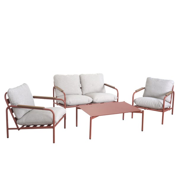 Gartenmöbel-Set bestehend aus einem Zweisitzer-Sofa, zwei Sesseln und einem Tisch, Metallgestell mit Holzarmlehnen und hellgrauen Polstern.