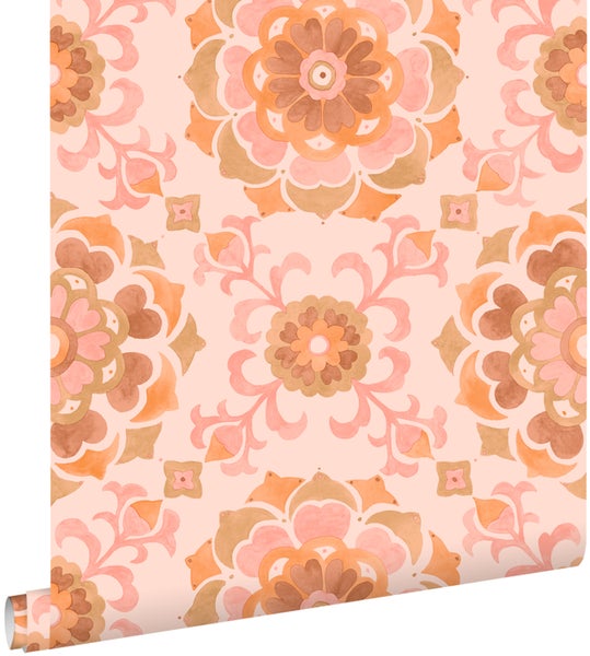 Tapetenrolle mit floralem Muster