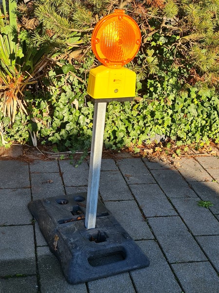 Baustellenleuchte Warnleuchte, Leitbakenlampe blink, dauerlicht Baulampe gelb oder rot / Lichtfarbe gelb