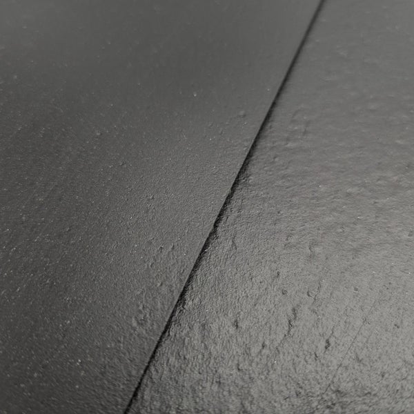 Nahaufnahme von Bitumenwellplatten