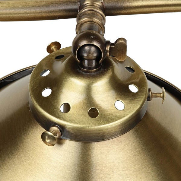 Detailansicht einer Deckenleuchte aus Metall