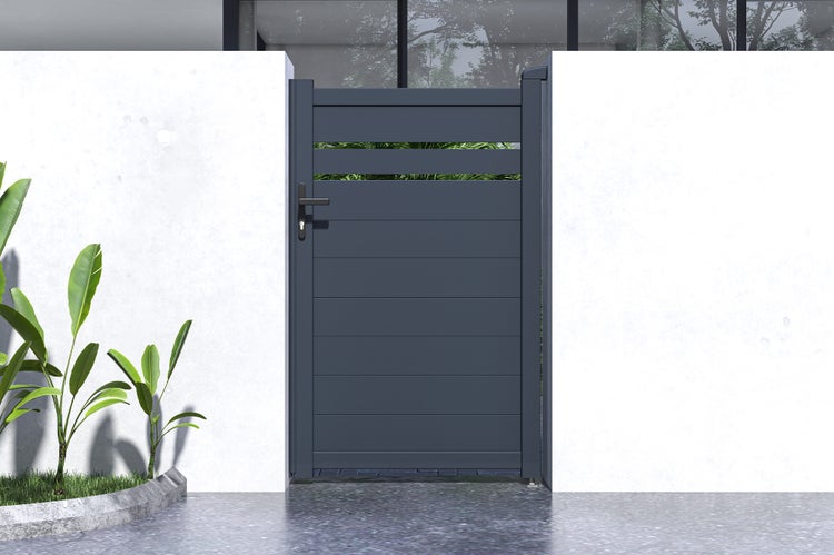 Gartentor aus Metall mit horizontalen Streben und Griff