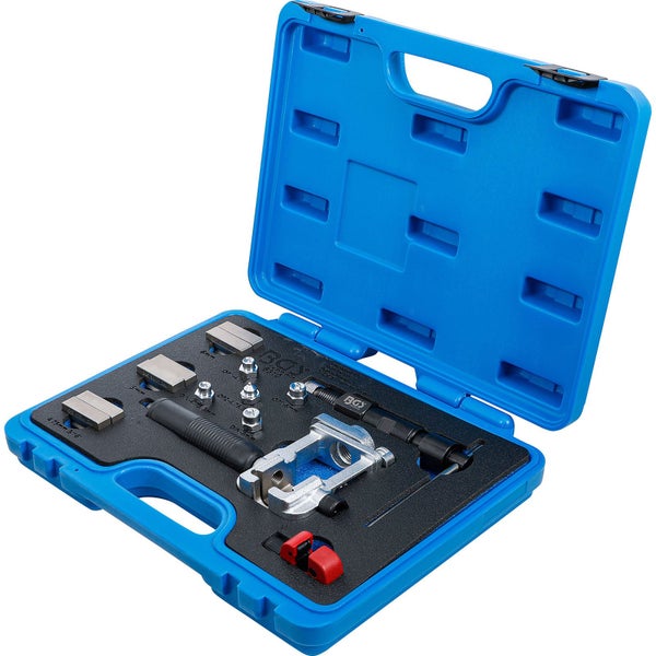 Bördelgerät-Set im geöffneten, blauen Koffer