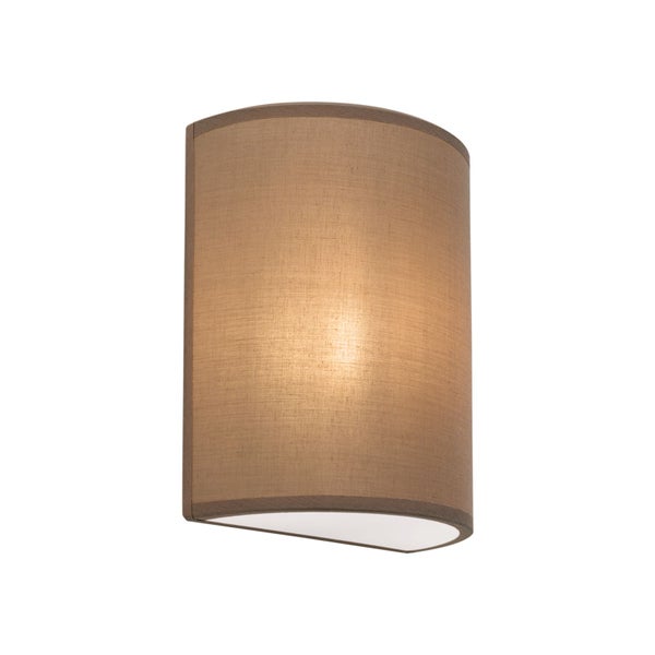 Moderne halbrunde Wandleuchte mit Stoffschirm für eine behagliche Lichtstimmung im Wohnbereich.