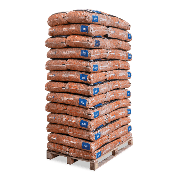 Hackschnitzel 60 Liter Säcke auf Palette gestapelt.