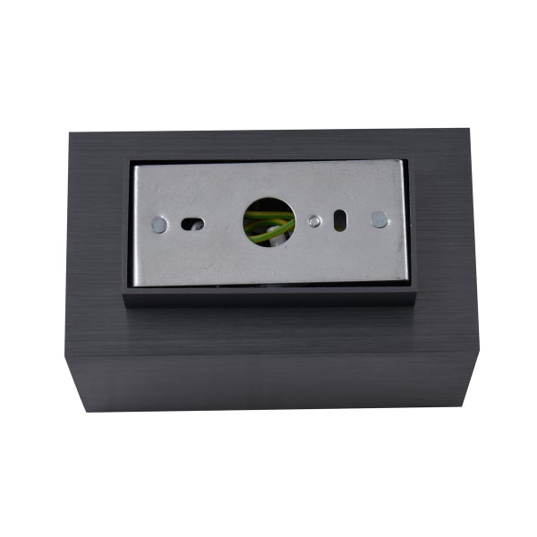 Aufputz-Wandleuchte mit Metallmontageplatte