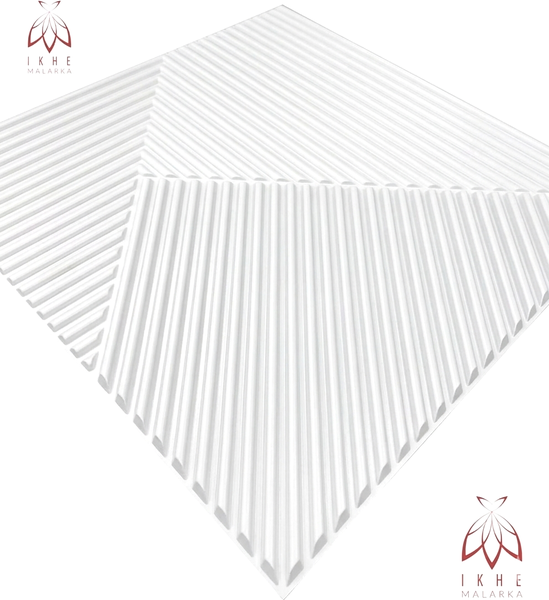 Weißes dreidimensionales Wandpaneel mit geometrischem Rippenmuster. IKHE MALARKA Logo.