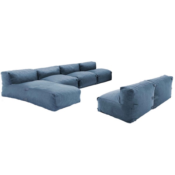 Modulares blaues Lounge-Sofa aus Stoff für den Garten oder die Terrasse.