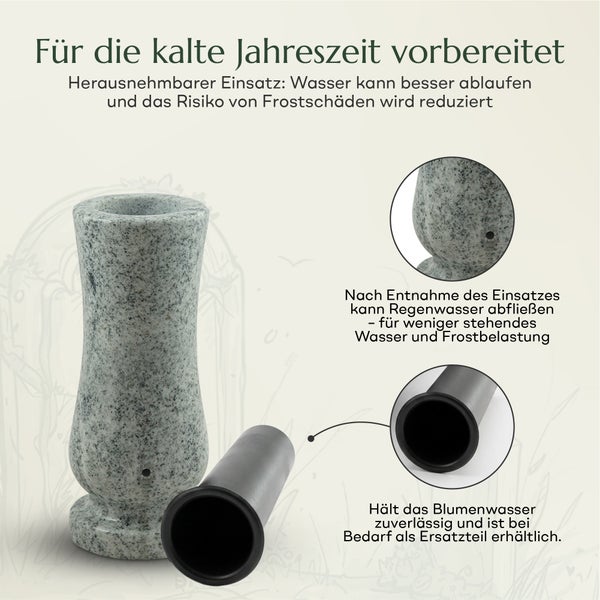 Grabvase aus Stein mit herausnehmbarem Kunststoffeinsatz für Wasserablauf zum Schutz vor Frostschäden.