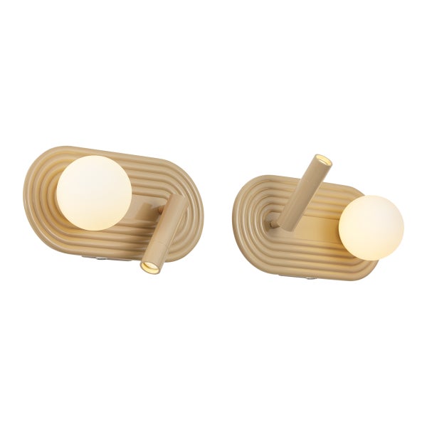 Zwei Wandleuchten mit ovaler, gerippter Basis und Kombination aus Kugelglasleuchte und verstellbarem Strahler.