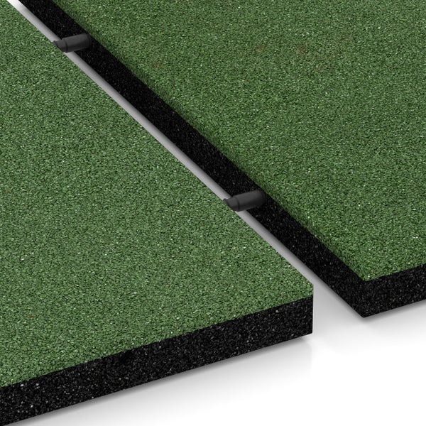 Fallschutzmatte aus Gummigranulat in Grün und Schwarz mit Verbindungssystem durch Steckstifte.
