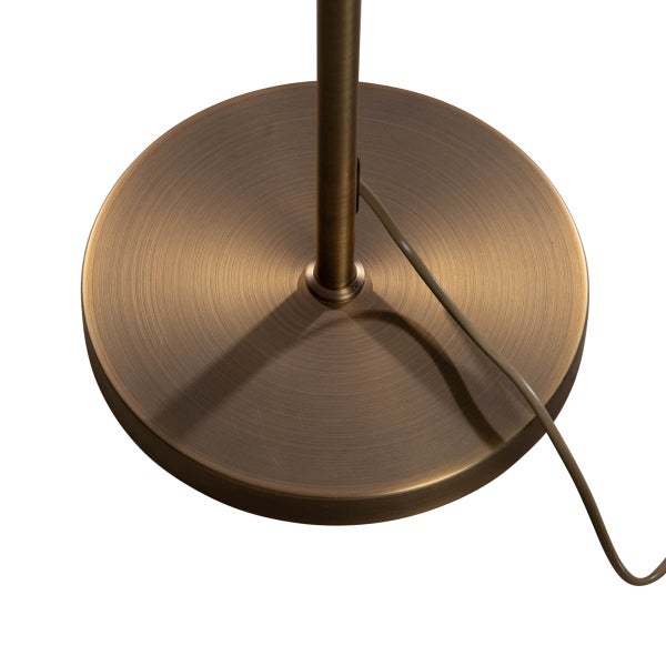 Detailaufnahme des Fußes einer Stehlampe