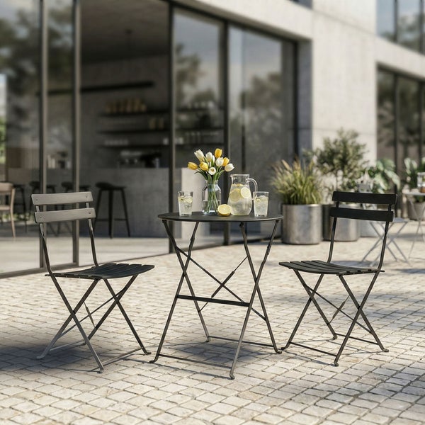 Maße für Bistro-Set: Klappstuhl Höhe 81 Zentimeter, Breite 39 Zentimeter und runder Klapptisch Höhe 71 Zentimeter, Durchmesser 60 Zentimeter.