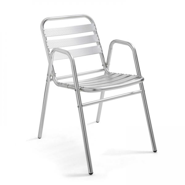 Stapelbarer Bistrostuhl aus Aluminium mit Armlehnen und Lamellen-Sitzfläche für Garten und Balkon.