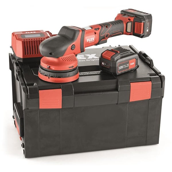 FLEX Akku Exzenterschleifer Set mit zwei 18 Volt Akkus und Ladegerät in einem Werkzeugkoffer.