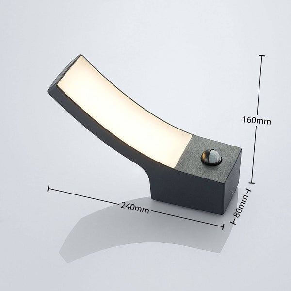 Lindby LED Wandleuchte außen Ilvita mit Bewegungsmelder (spritzwassergeschützt (Modern) in Schwarz aus Aluminium (1 flammig, ) - Wandlampe für Außenwand/Hauswand Haus Terrasse und Balkon