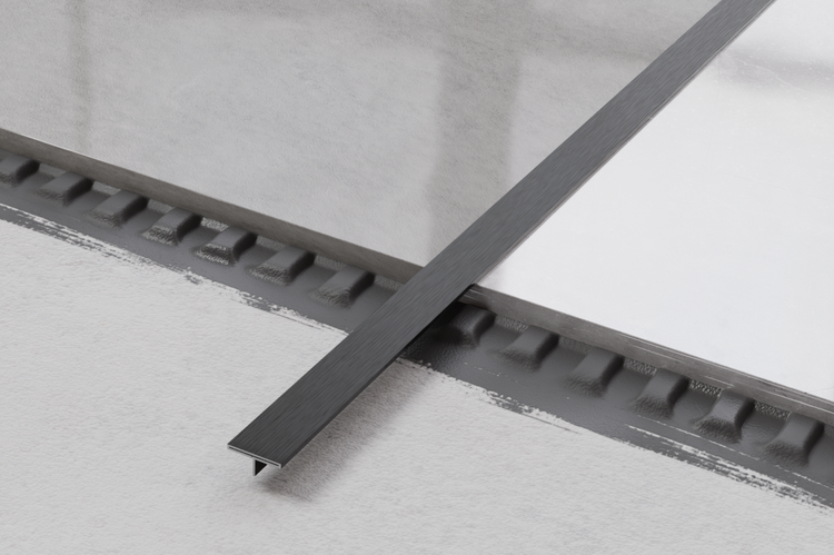 T-Profil aus Metall zur Fliesenverlegung