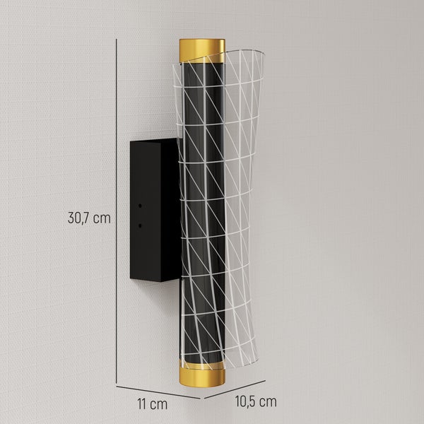 Nahaufnahme von künstlichen grünen Pflanzenstängeln mit Blättern.