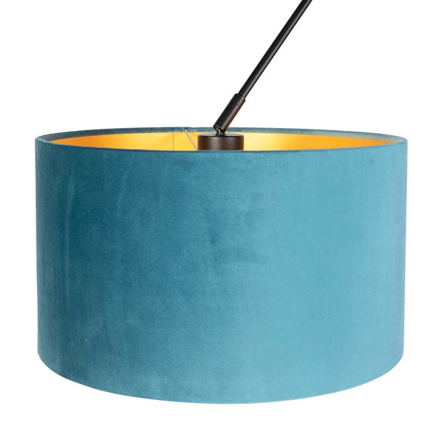 Zylindrischer Lampenschirm aus blauem Samt mit goldfarbener Innenseite.