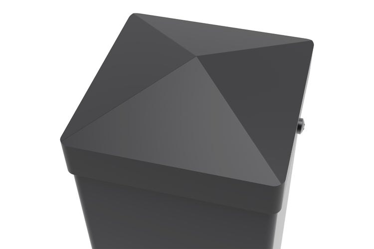 Pyramidenförmige Pfostenkappe für quadratische Zaunpfosten.
