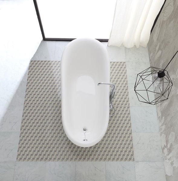 Klassische freistehende Badewanne mit silbernen Füßen | Romantica