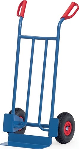 Blaue Sackkarre aus Metall mit Luftreifen, roten Sicherheitsgriffen und Ladeschaufel.
