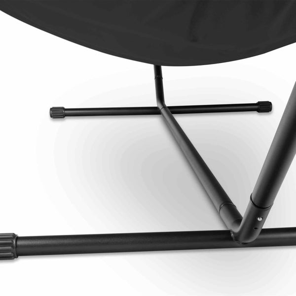 Detailansicht des Metallgestells eines Hängesessels