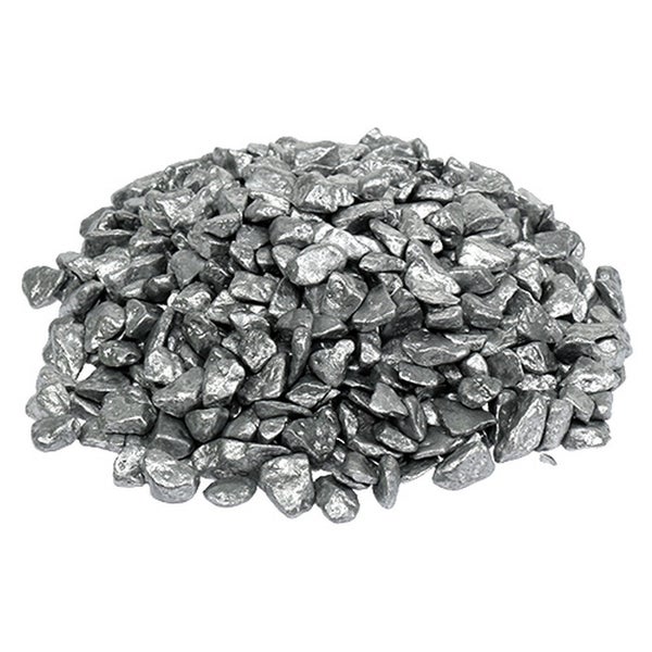 Ziersplitt in metallischem Silber für die Gartengestaltung und Innendekoration.