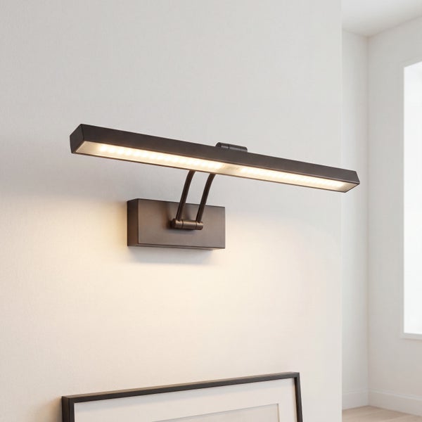 Moderne LED Bildleuchte zur Wandmontage mit schwenkbarem Leuchtkopf zur Akzentbeleuchtung von Wandbildern und Kunstwerken.