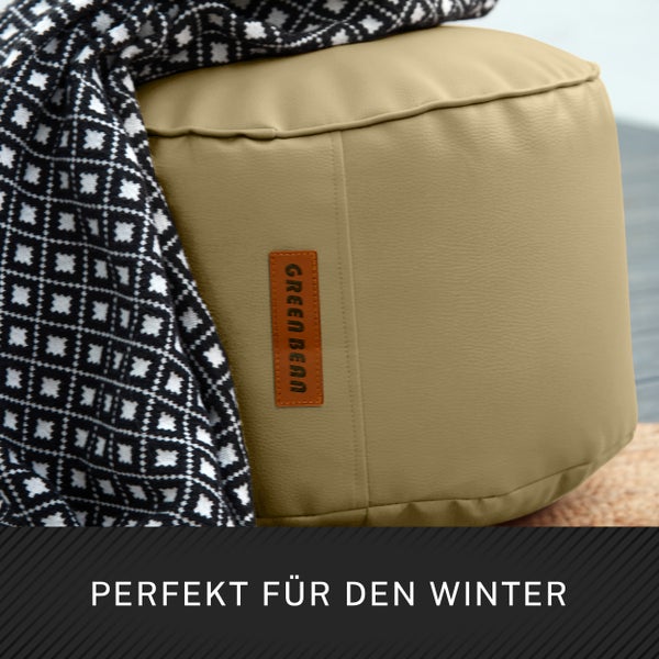 Drei Ansichten eines Armlehnstuhls mit Lattenmuster auf Sitz und Rückenlehne.