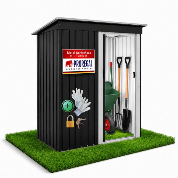 Metall-Gerätehaus von PROREGAL mit Pultdach, Schiebetür und Gartenwerkzeugen wie Schubkarre und Schaufel auf Rasen. PROREGAL Logo.